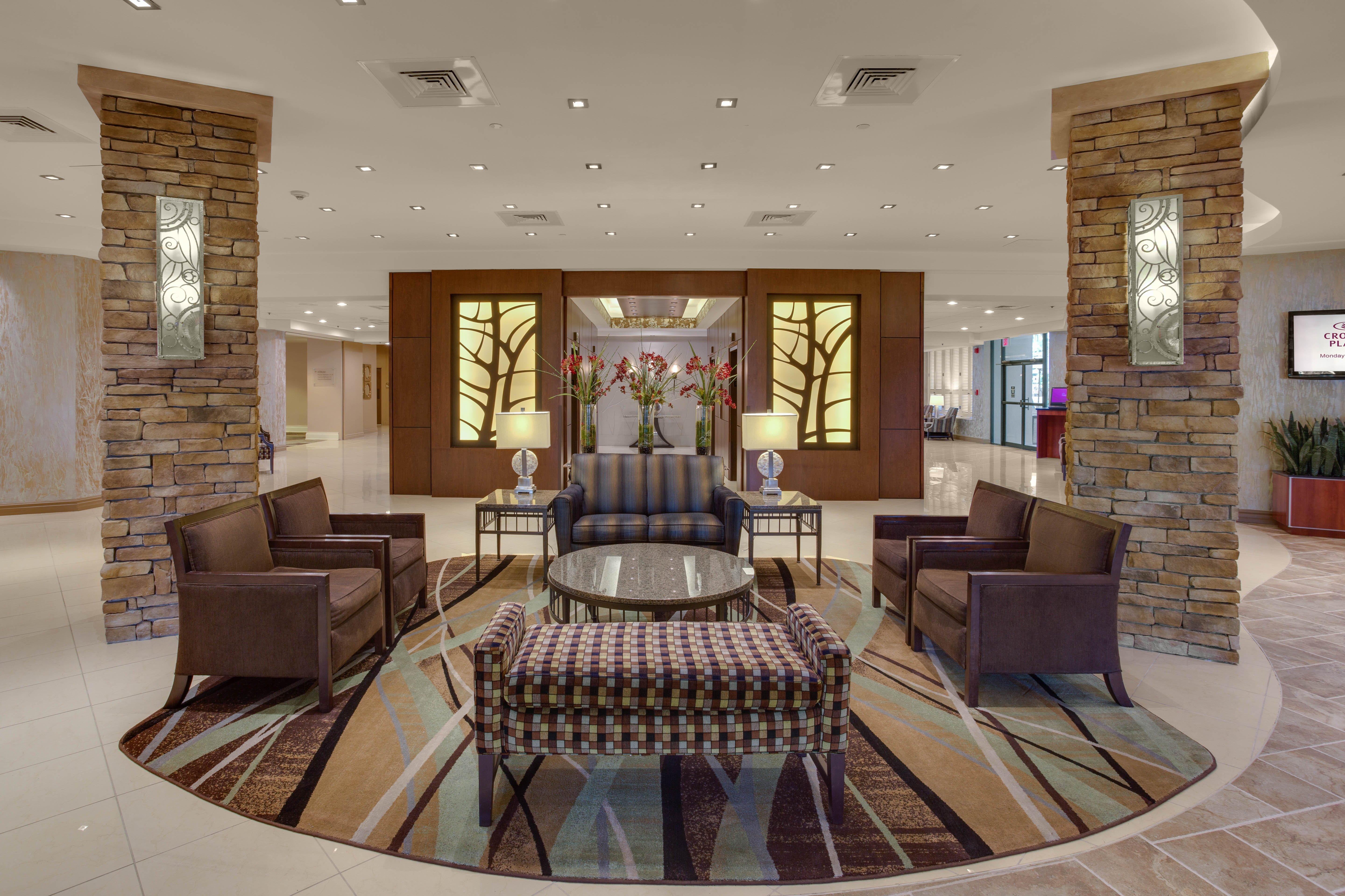 Crowne Plaza Executive Center Baton Rouge By Ihg Hotel Exterior photo